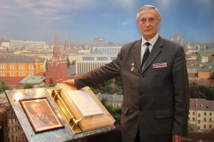 Светлой памяти полковника внутренней службы Николая Николаевича Мясоедова